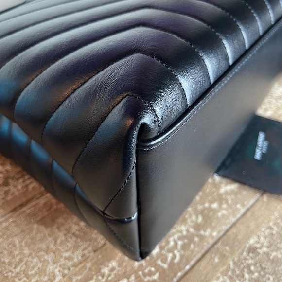 ♥️SOLD♥️ YSL Lou Lou Medium Bag Set - Picture 5 of 16